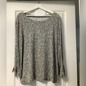 Loft Women’s tunic top. Size L Olive green w/tiny whit flowers. 3/4 tie sleeves